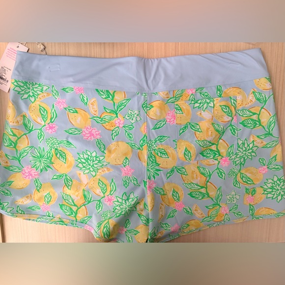 NWT Lilly Pulitzer Bicci Shorts Make Lemonade Size XL - Picture 2 of 3